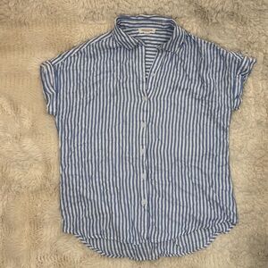 beachlunchlounge Blue and White Striped Short-Sleeve Button-Down Shirt